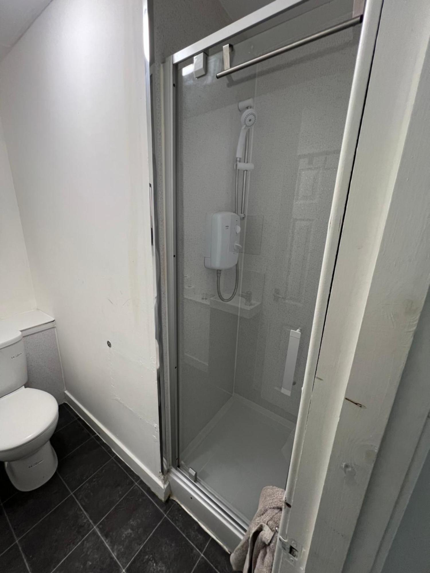 Great Western Road Studio With En Suite Glasgow Bagian luar foto